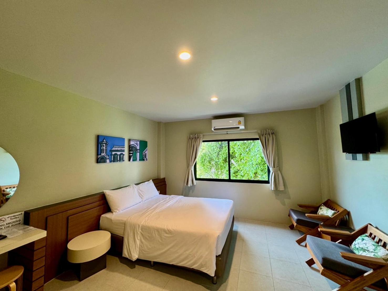 Siri Hotel Phuket Exteriör bild