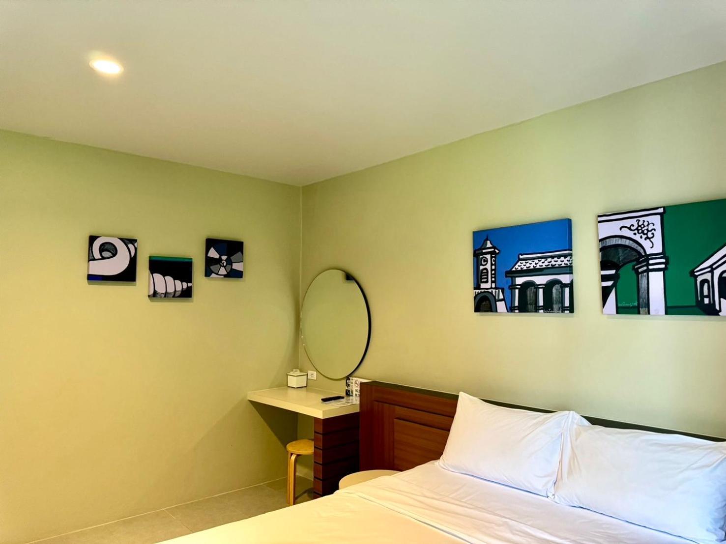Siri Hotel Phuket Exteriör bild