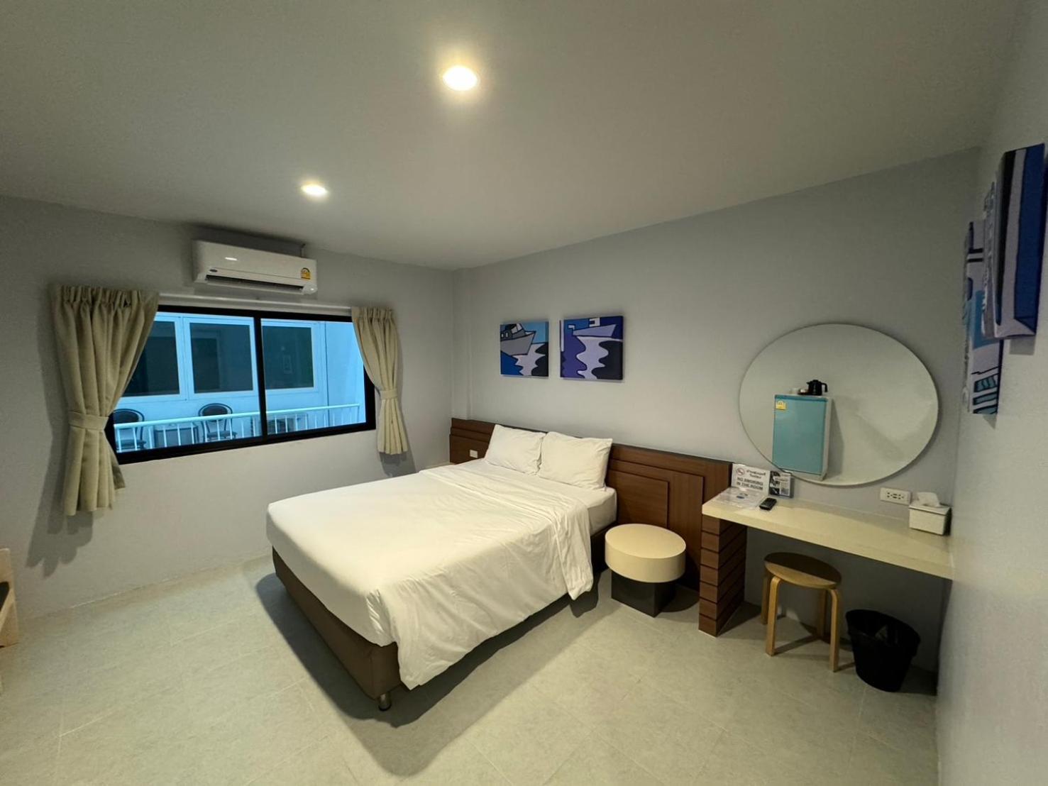 Siri Hotel Phuket Exteriör bild