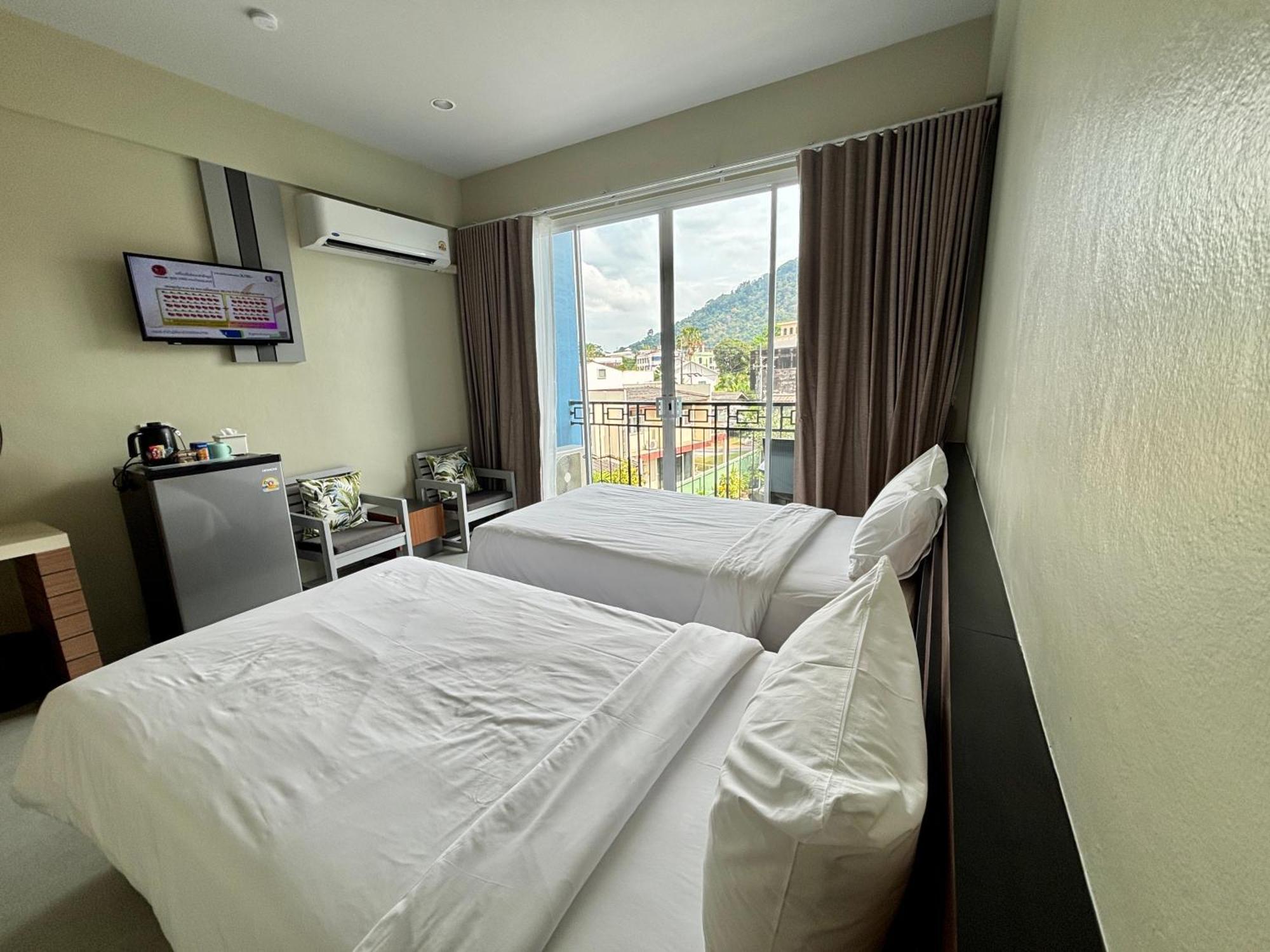 Siri Hotel Phuket Exteriör bild