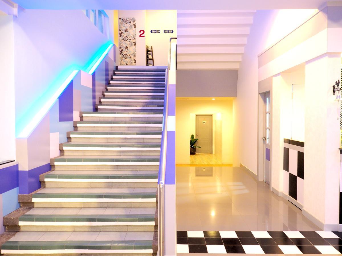 Siri Hotel Phuket Exteriör bild